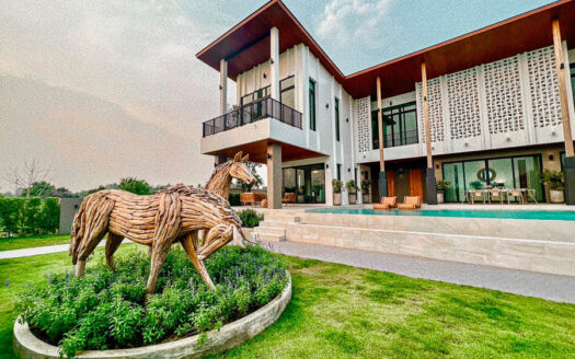 Luxury Modern Pool Villa House for Rent